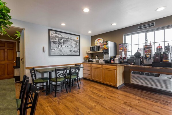 Free daily continental breakfast