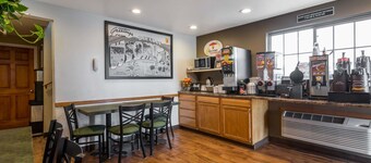 Super 8 by Wyndham Douglas