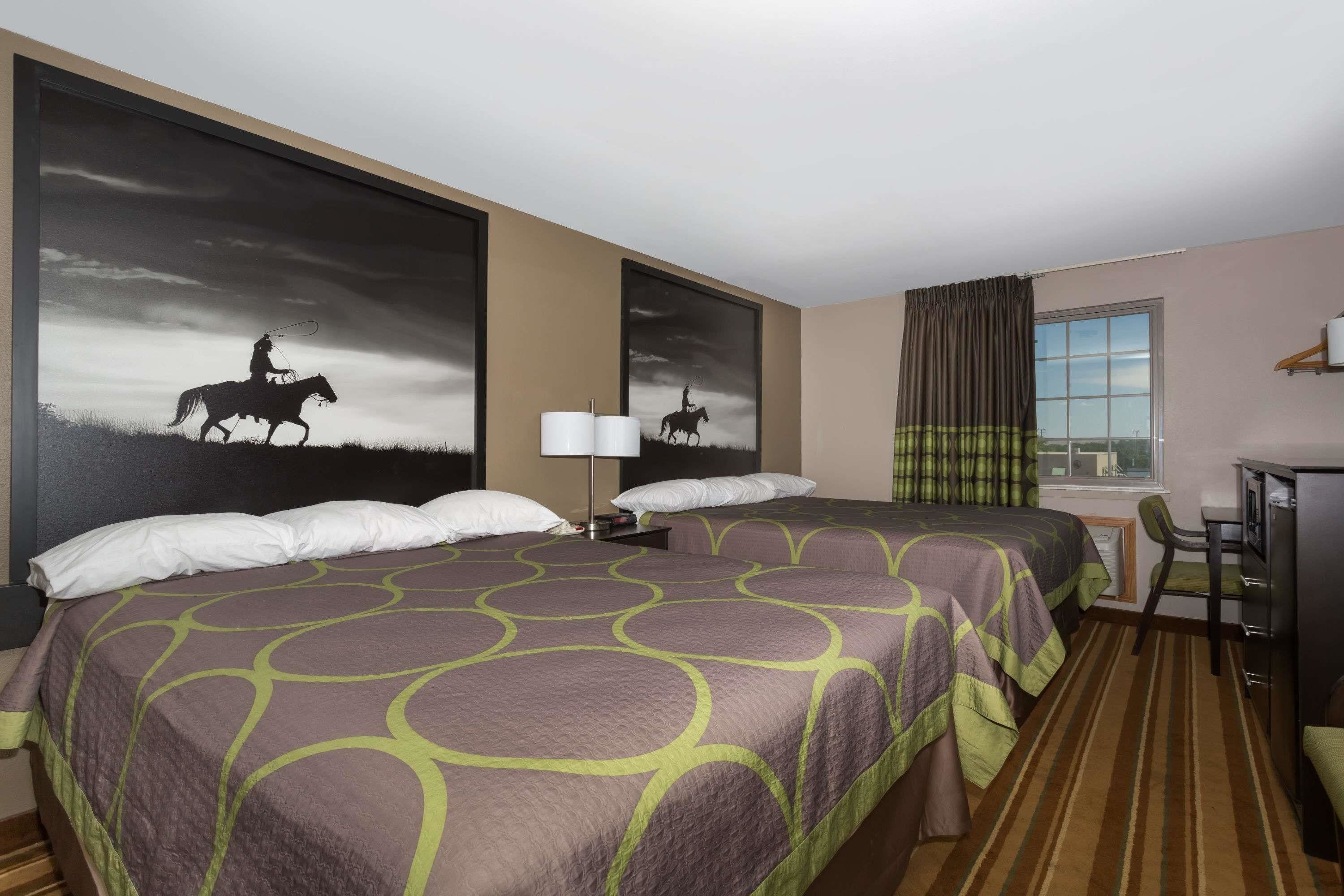 標準客房, 2 張加大雙人床 | 房內夾萬、書桌、免費嬰兒床、摺床/加床 (收費)