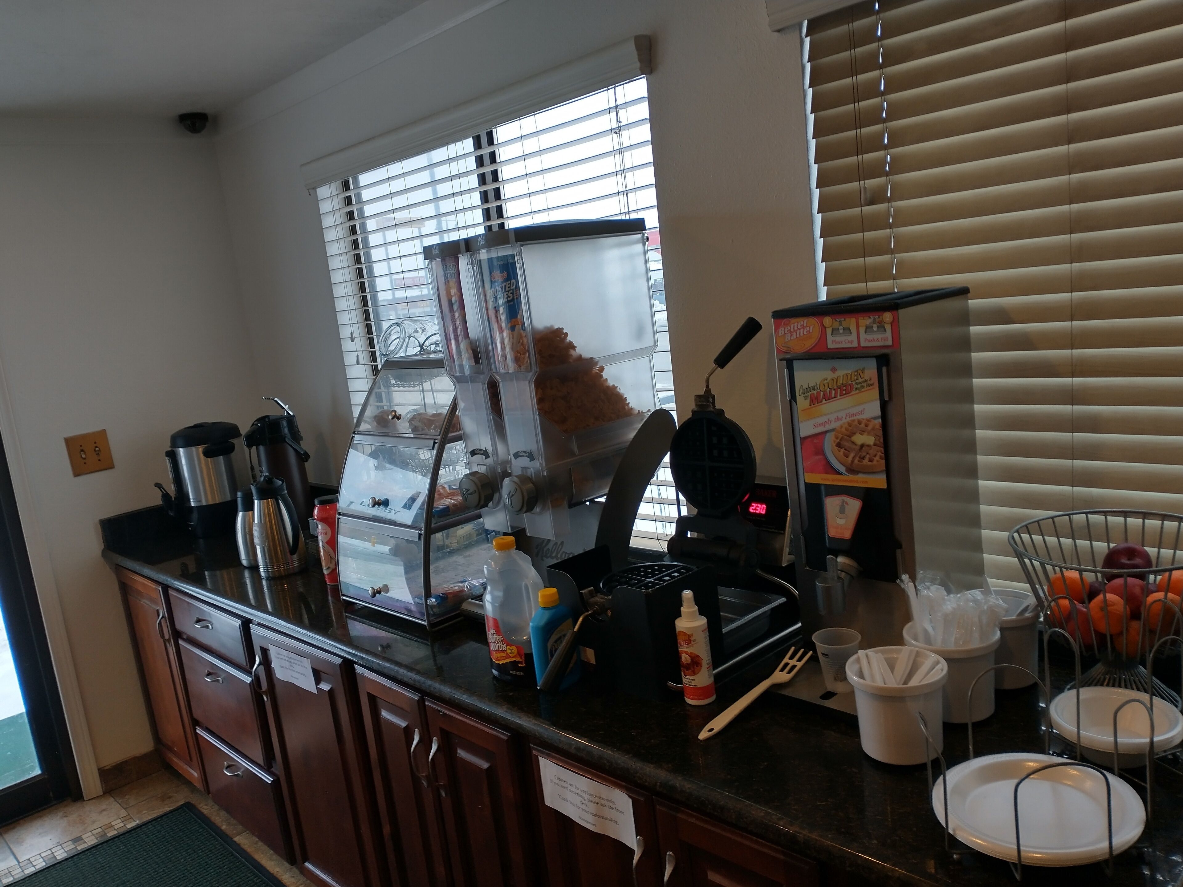 فطور أوروبي مجانًا يوميًا