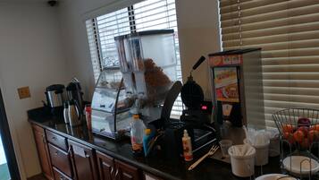 Free daily continental breakfast