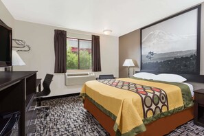 Habitación, accesible para personas con discapacidad | Ropa de cama de alta calidad y escritorio