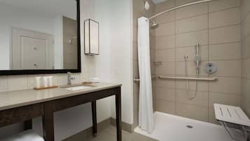 Articles de toilette écologiques, séchoir à cheveux, serviettes fournies