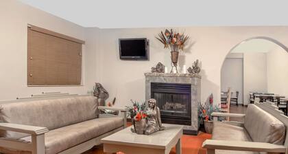 Super 8 by Wyndham Taos