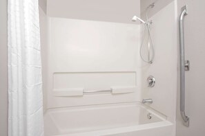 Bathroom - Super 8 by Wyndham Taos (Taos)