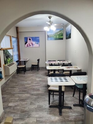 Coin salon dans le hall