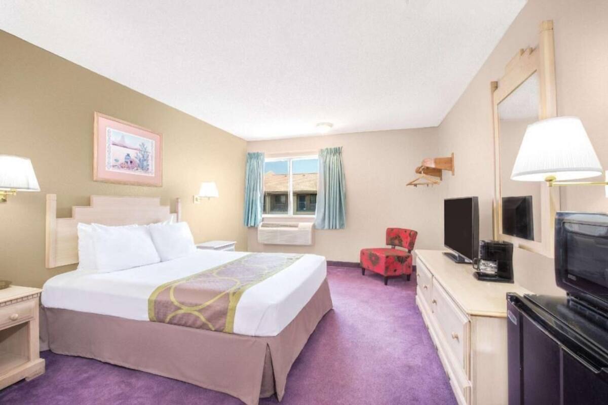 Iron/ironing board, free cribs/infant beds, rollaway beds, free WiFi