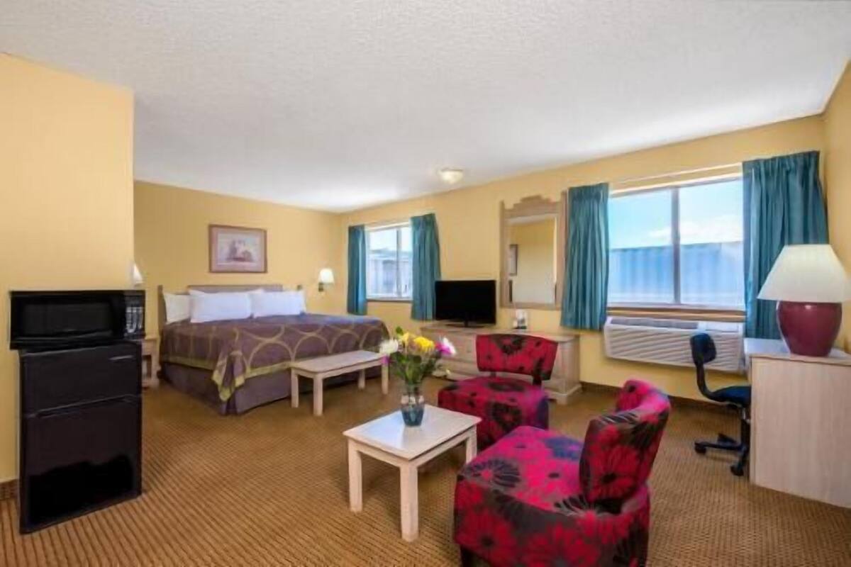 Iron/ironing board, free cribs/infant beds, rollaway beds, free WiFi