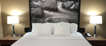 Super 8 by Wyndham Baker City