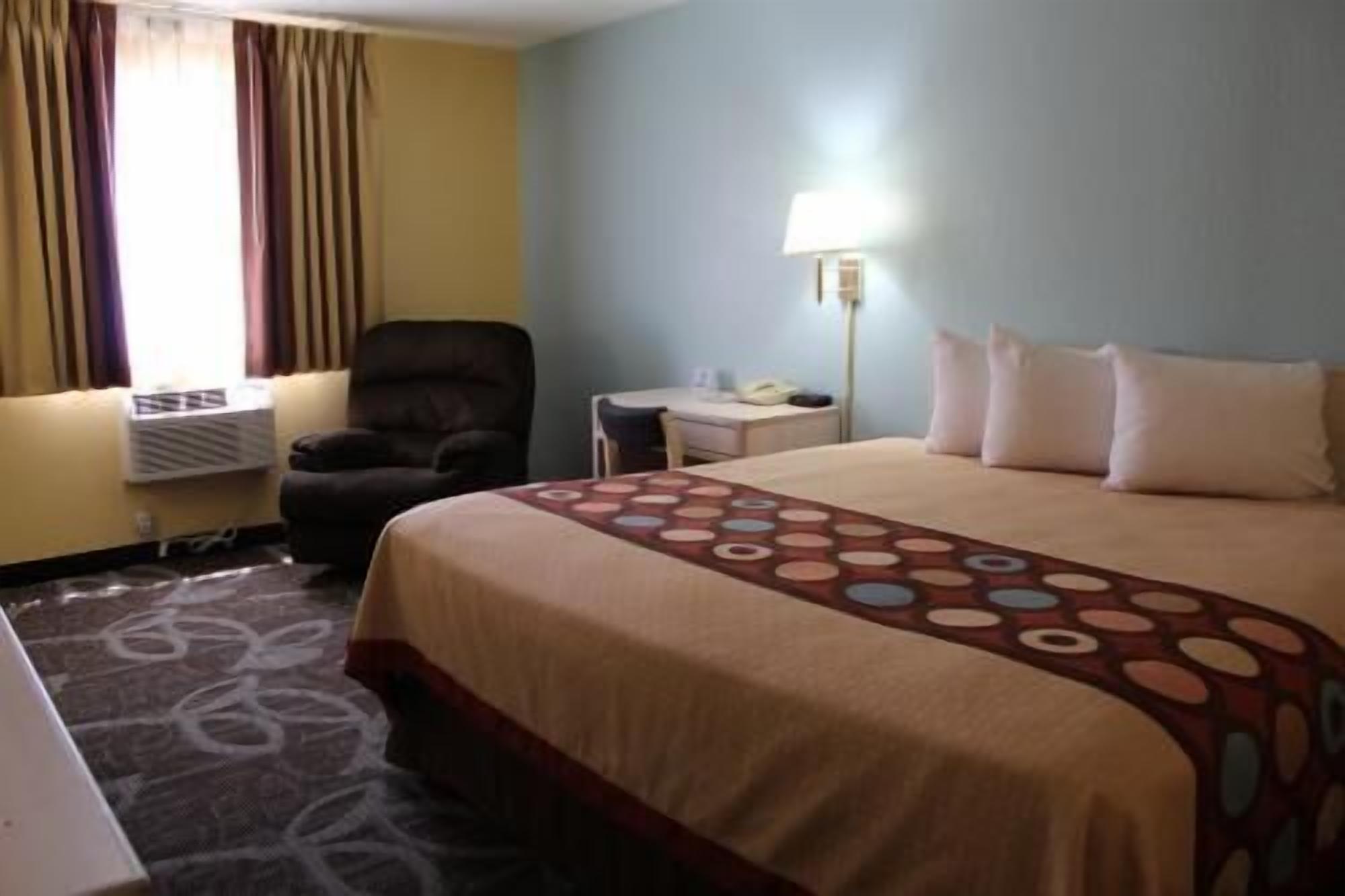 Premium bedding, individually decorated, individually furnished, desk