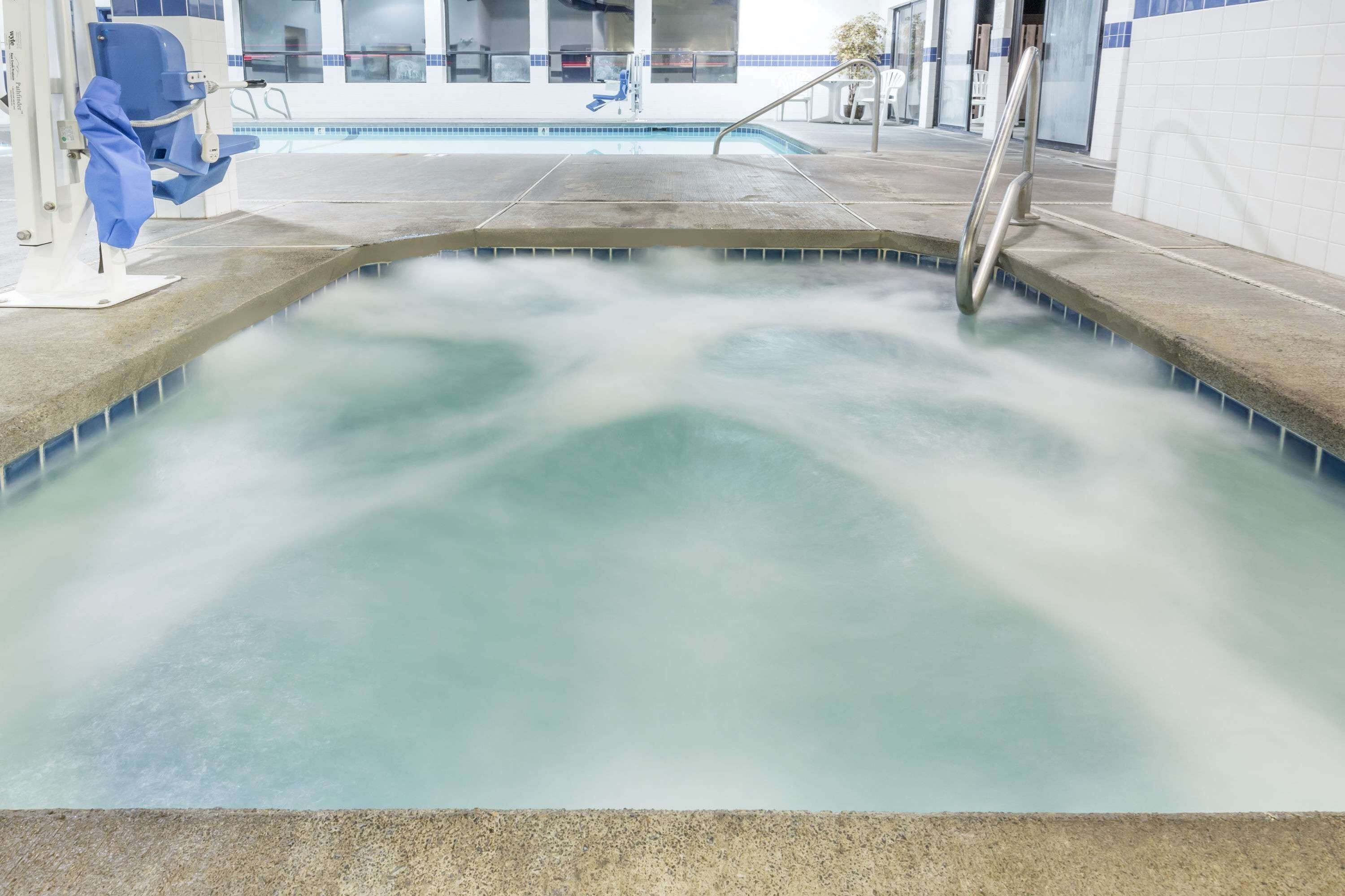 Una piscina cubierta