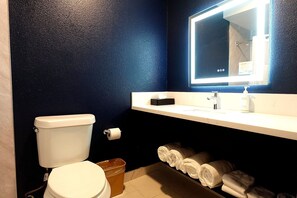 Combined shower/bathtub, hair dryer, towels, soap