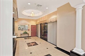 Interior - The Onyx Hotel Hollywood (Los Angeles)