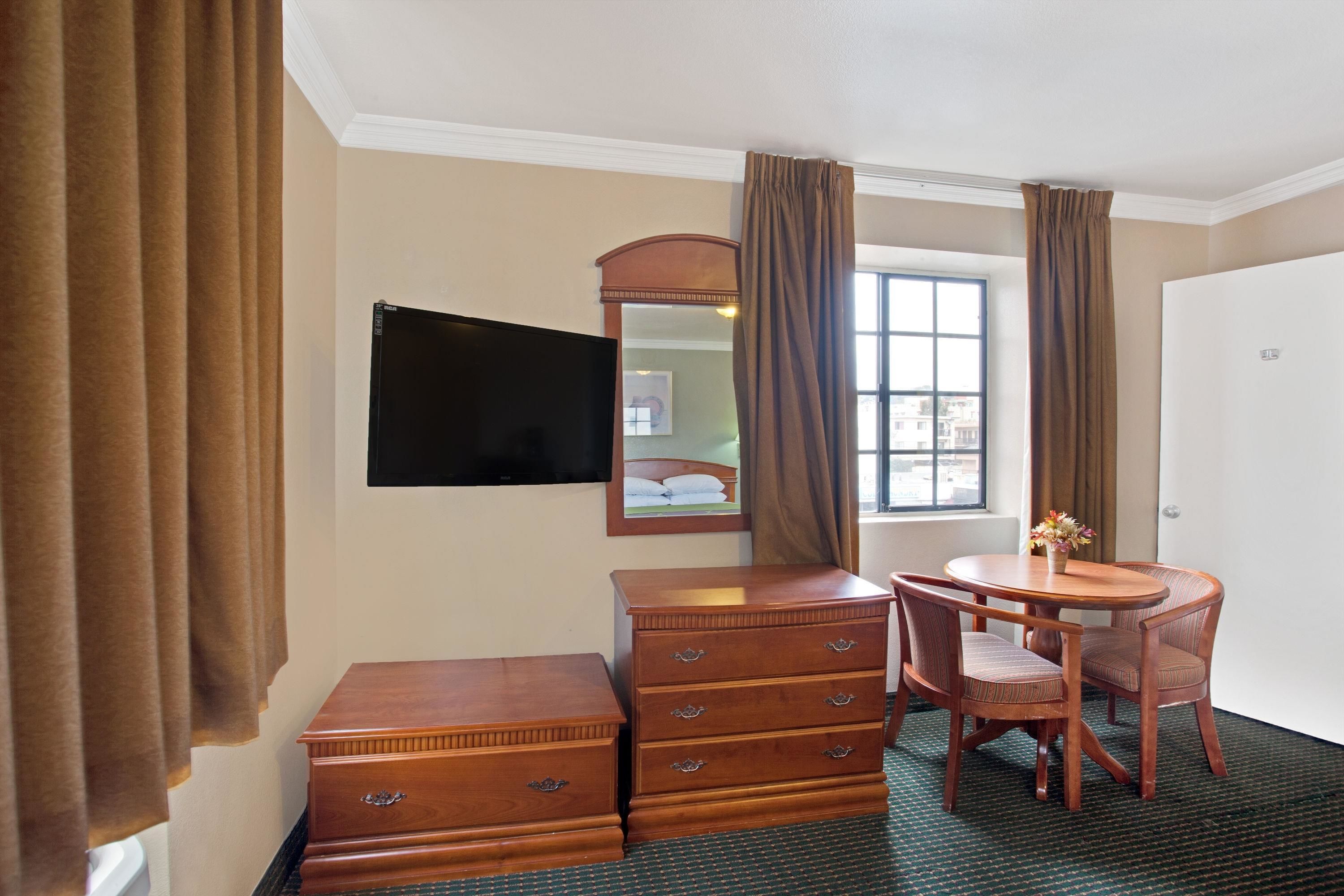 Foto - Super 8 by Wyndham Hollywood/LA Area