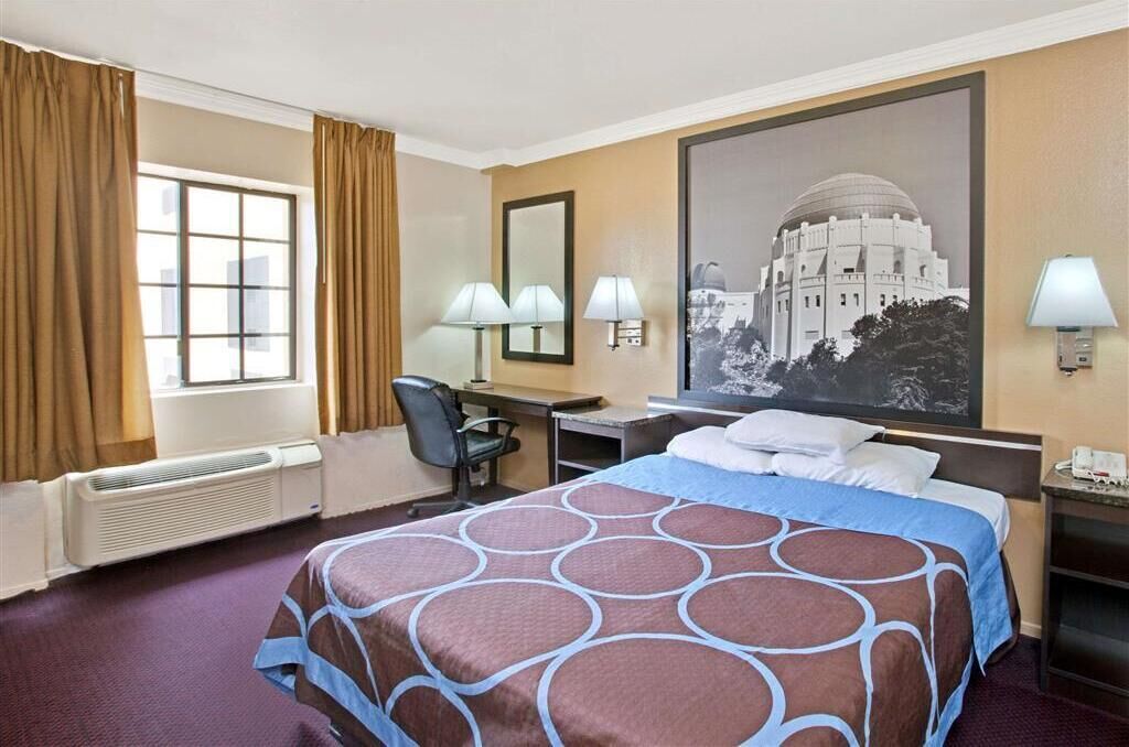 Foto - Super 8 by Wyndham Hollywood/LA Area