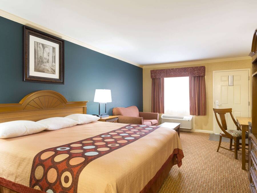 Desk, iron/ironing board, free cots/infant beds, rollaway beds