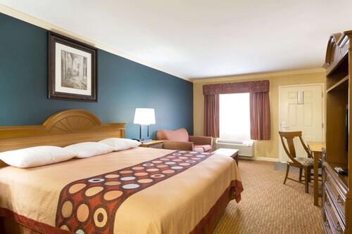 Super 8 by Wyndham Covington