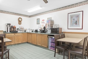 Free daily continental breakfast 