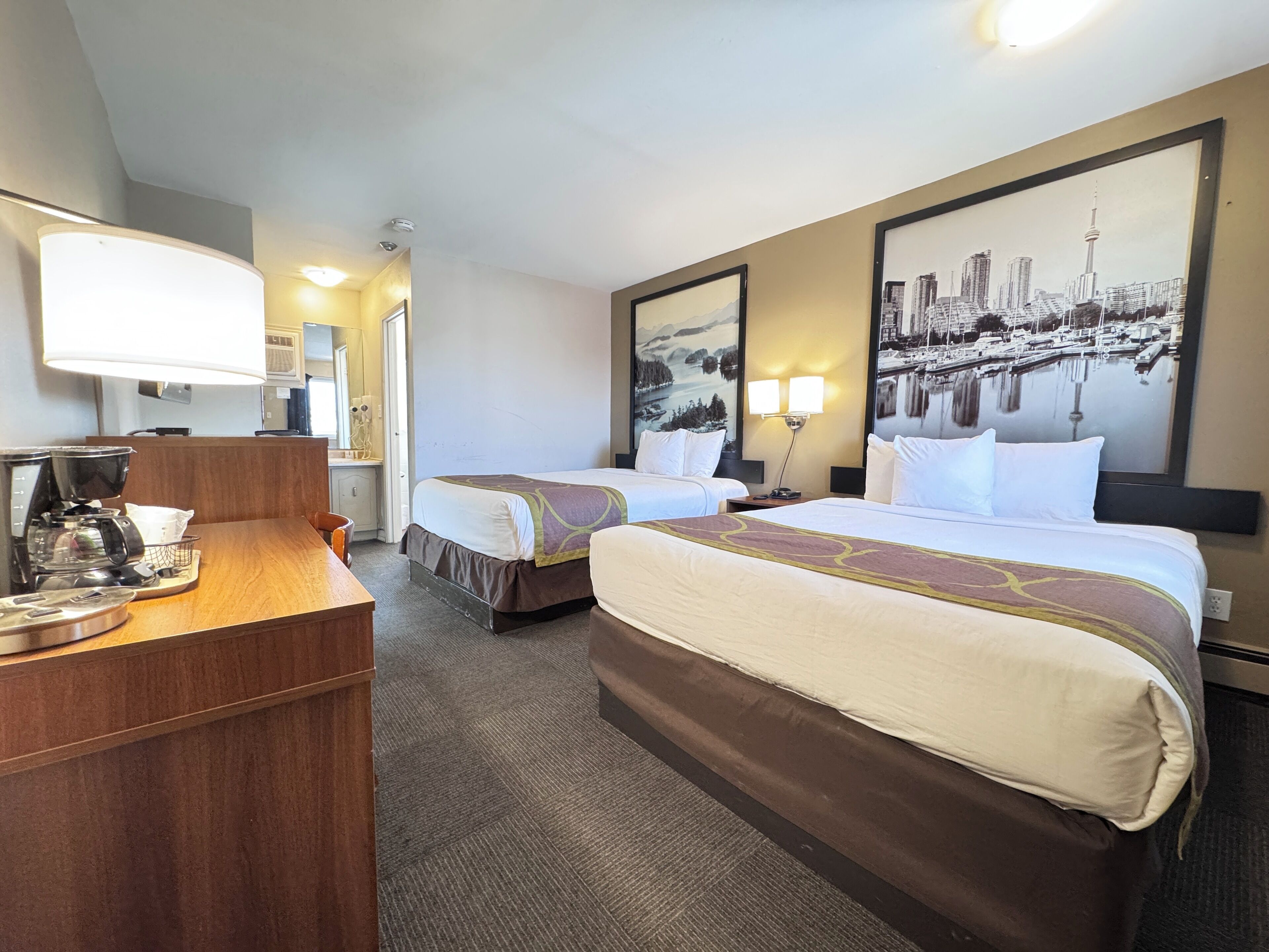 Kamer, 2 tweepersoonsbedden, niet-roken (Efficiency) | Een bureau, een strijkplank/strijkijzer, gratis wifi, beddengoed