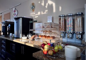 Free daily continental breakfast 