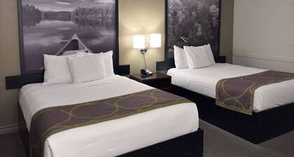 Super 8 by Wyndham Guelph