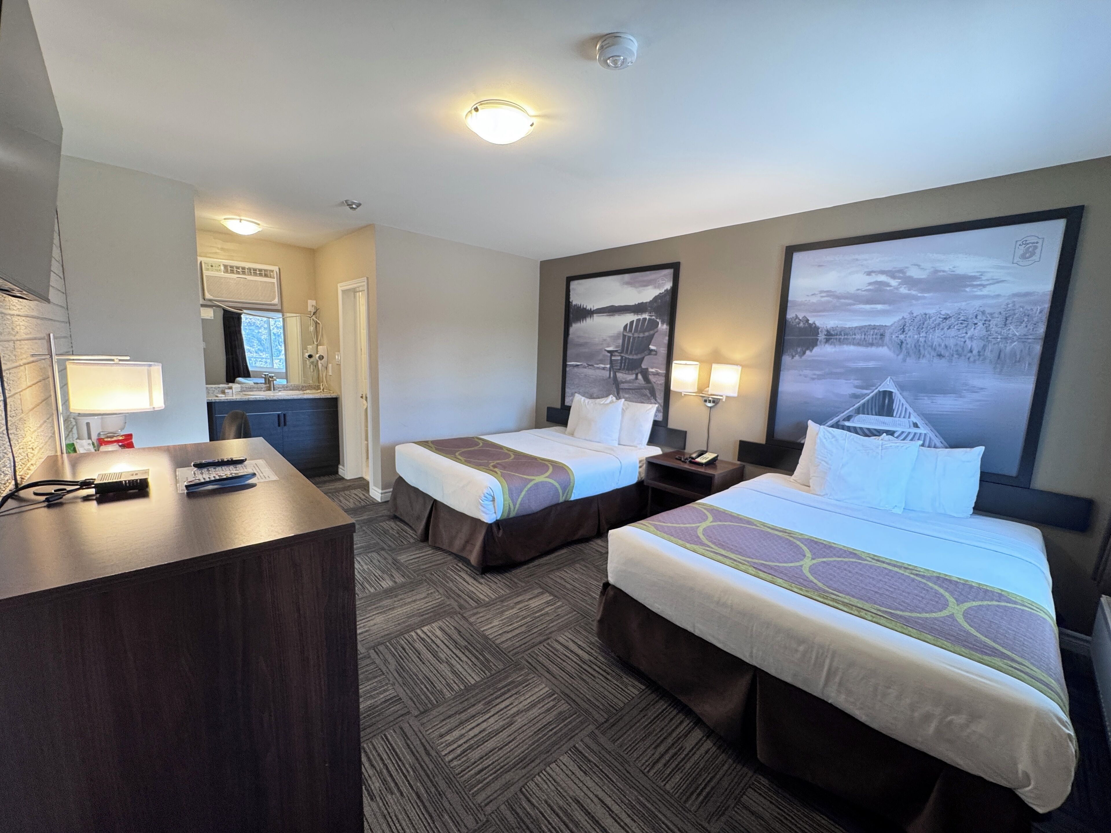 Business kamer, 2 tweepersoonsbedden, niet-roken | Een bureau, een strijkplank/strijkijzer, gratis wifi, beddengoed