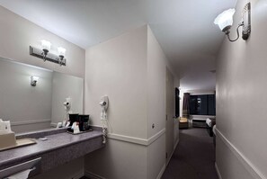 Iron/ironing board, free WiFi, bed sheets
