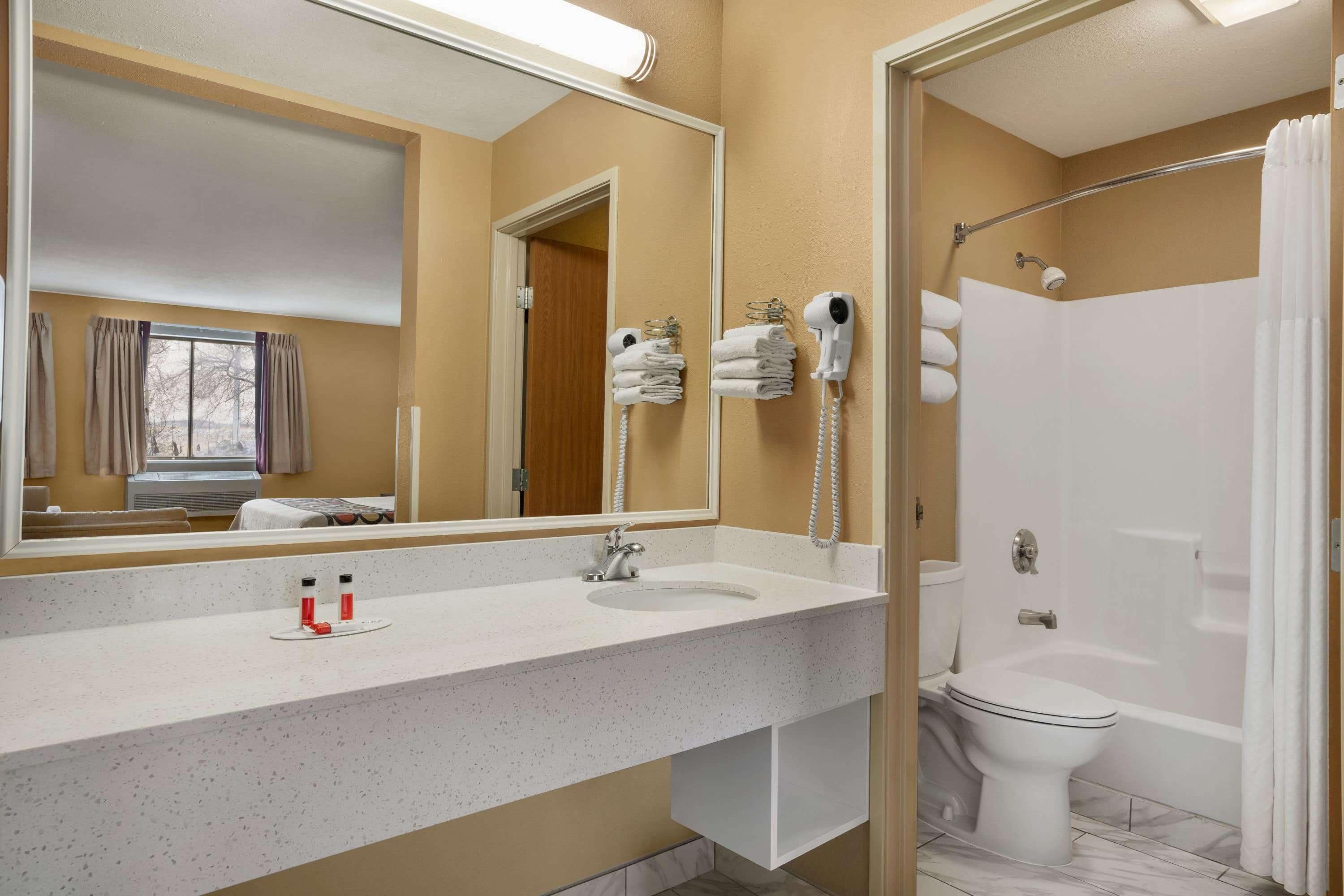 Photo - Super 8 by Wyndham S Jordan/Sandy/Slc Area