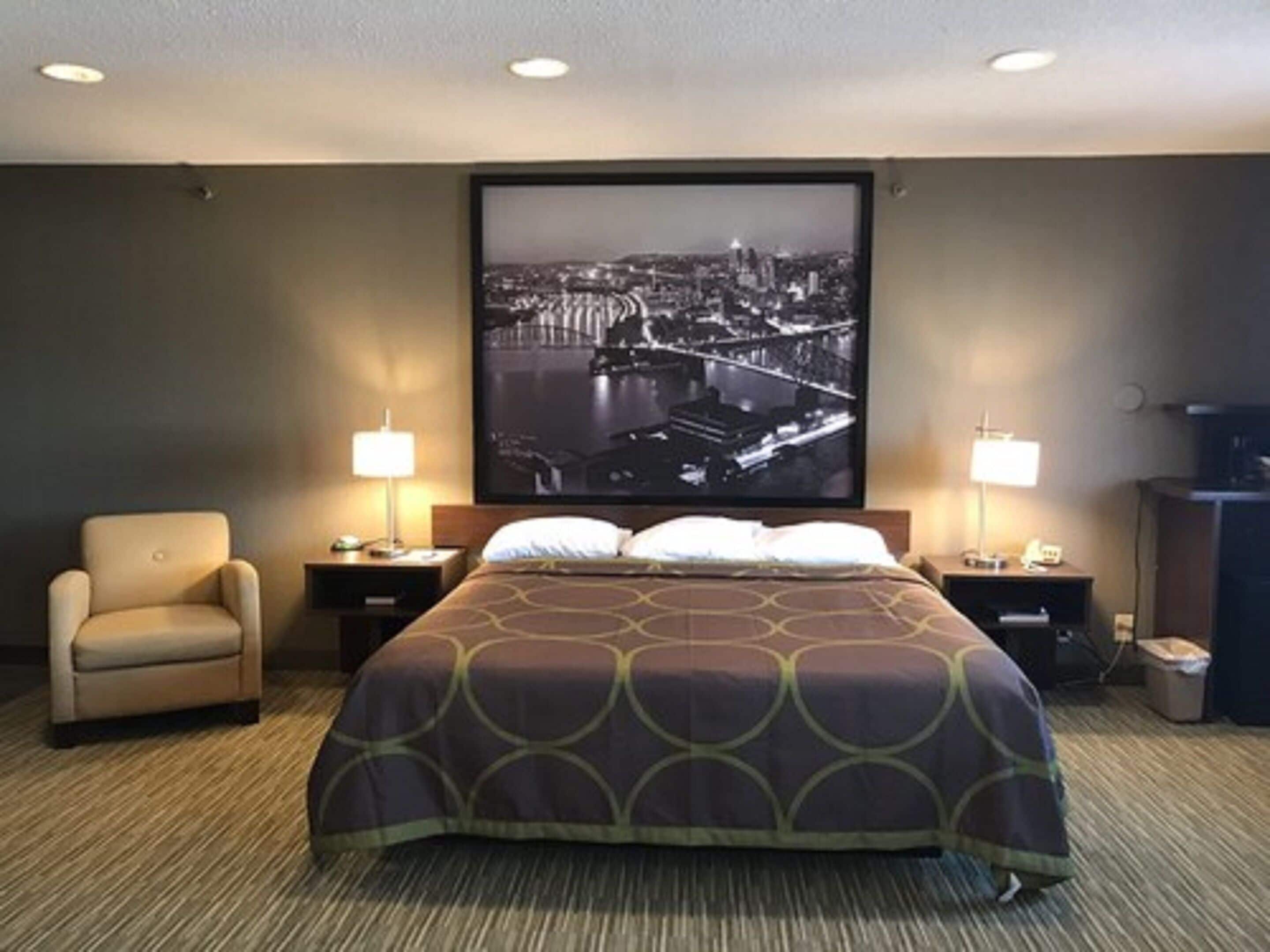 Studiosvit Deluxe - 1 kingsize-säng - icke-rökare | Värdeförvaringsskåp på rummet, skrivbord och arbetsyta för laptop