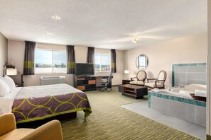 Deluxe Studio Suite, 1 King Bed, Non Smoking | Jetted bathtub