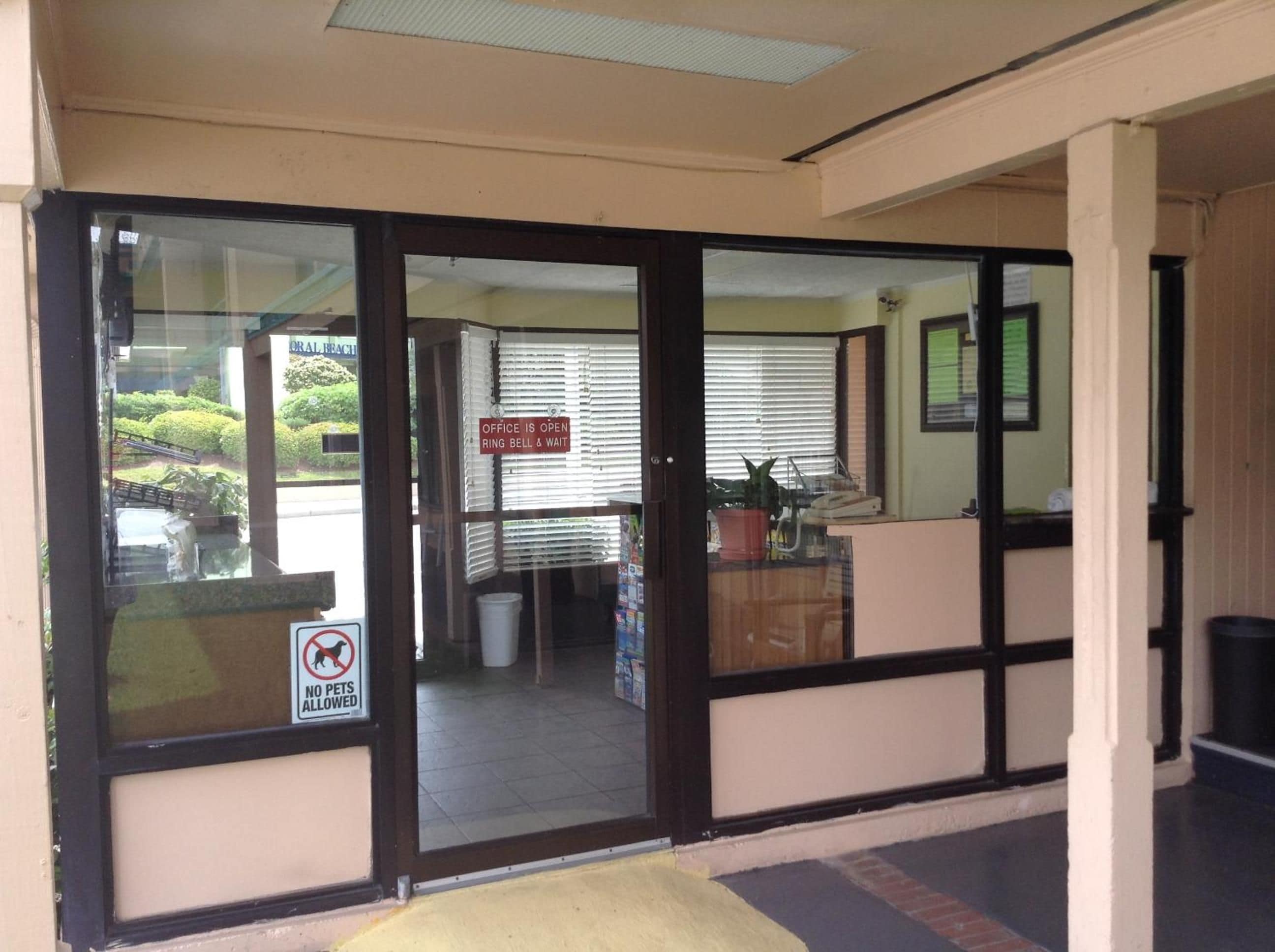 Foto - Royal Palace Inn & Suites