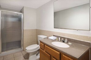 Bathtub, towels, soap