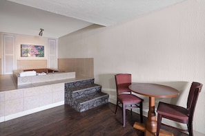 Habitación Deluxe, 1 cama King size, para fumadores | Tina de hidromasaje