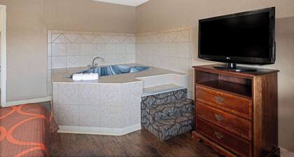 Super 8 by Wyndham Youngstown/Girard