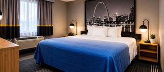 Super 8 by Wyndham Warrenton