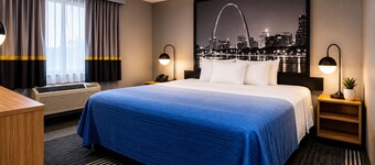 Super 8 by Wyndham Warrenton