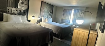 Super 8 by Wyndham Warrenton