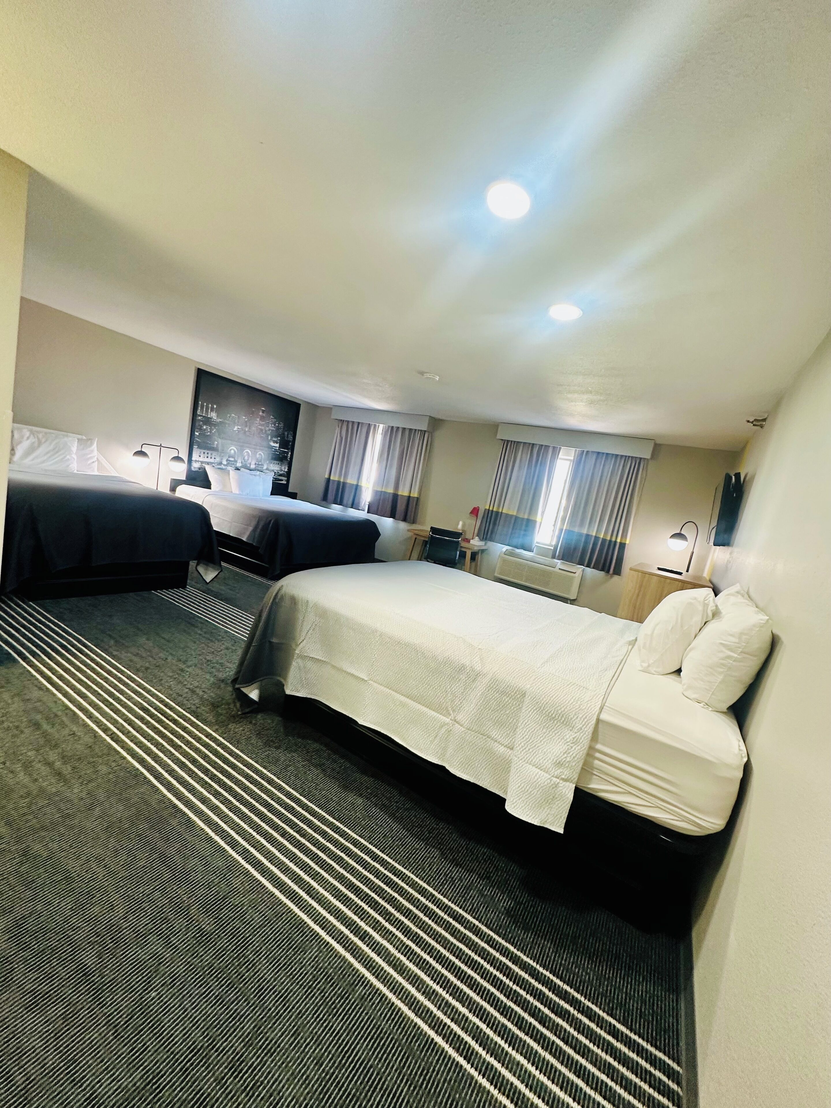 Room, Multiple Beds, Non Smoking (3 Queen Beds)