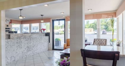 Knights Inn North Attleboro