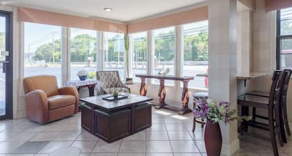 Knights Inn North Attleboro