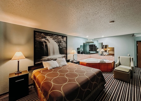 Desk, free WiFi, bed sheets, alarm clocks. Wrangler Hotel