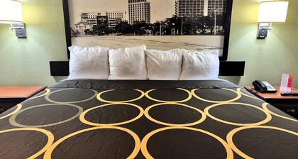 Super 8 by Wyndham Hattiesburg North/University Area