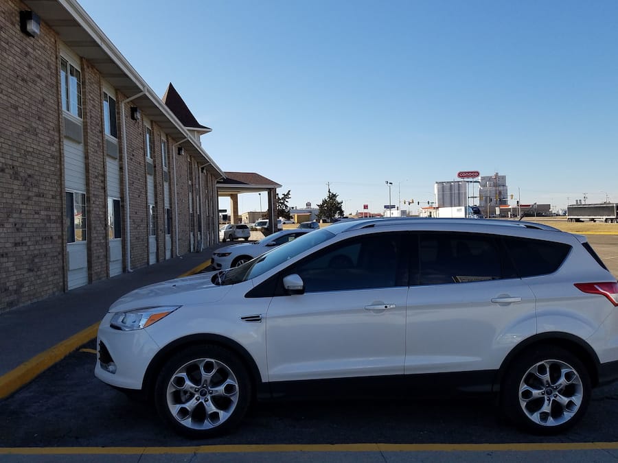 Tempat letak kenderaan sendiri percuma