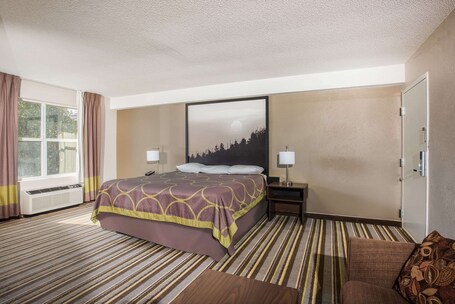 Super 8 by Wyndham Sevierville Riverside - Image 1