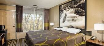 Super 8 by Wyndham Sevierville Riverside