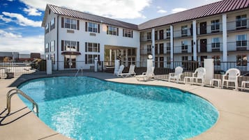 Seasonal outdoor pool