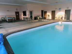 Piscine intérieure