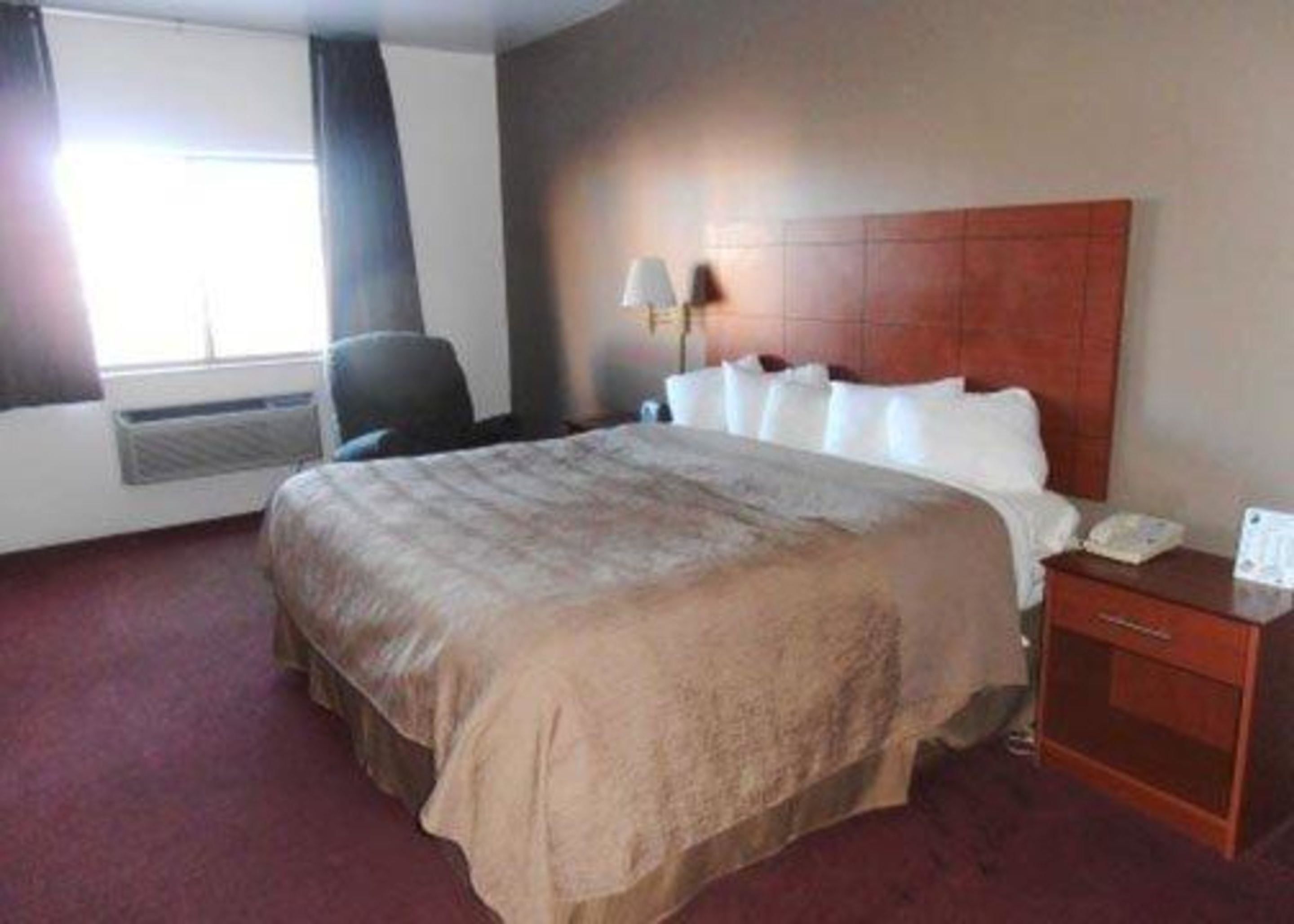 In-room safe, desk, iron/ironing board, free WiFi