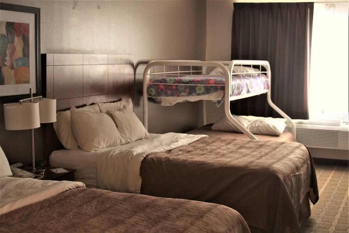 In-room safe, desk, iron/ironing board, free WiFi