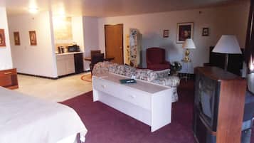 In-room safe, desk, iron/ironing board, free WiFi